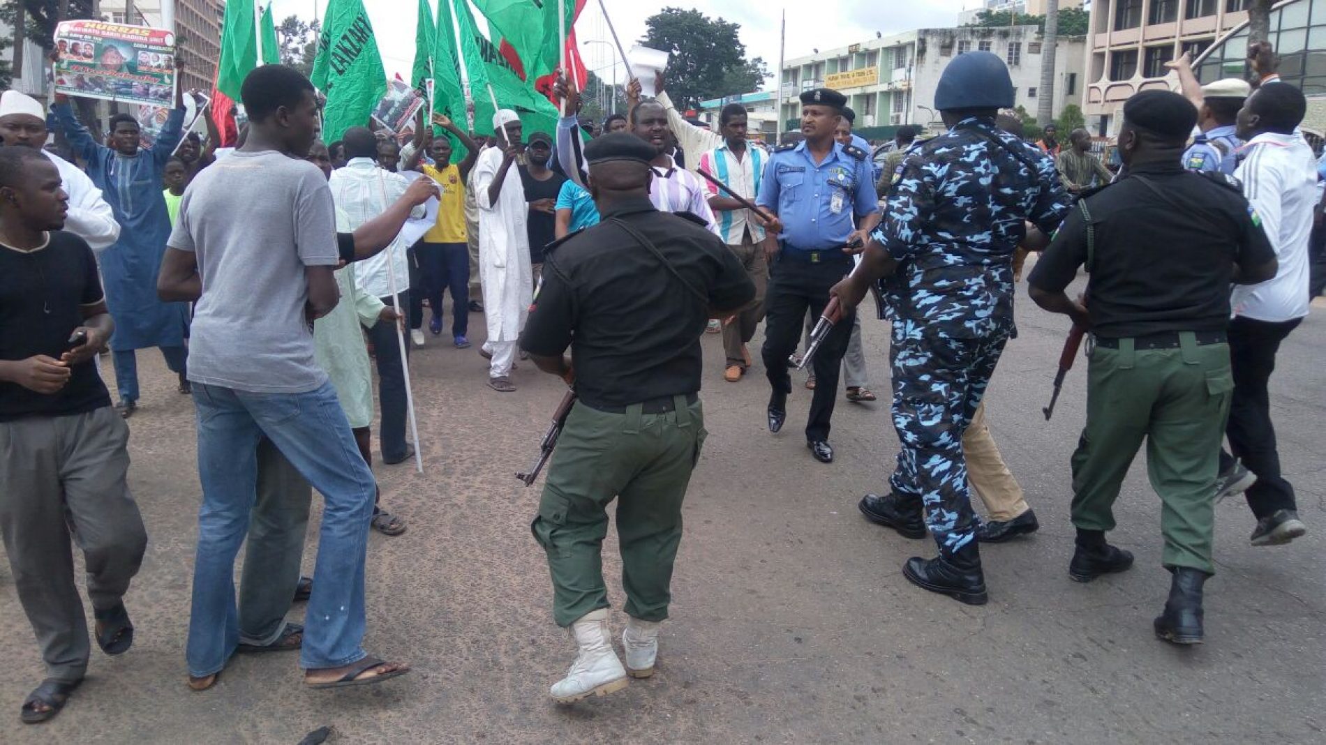 Policeman Killed As Shiites Continue Protest Against El-Zakzaky’s Detention