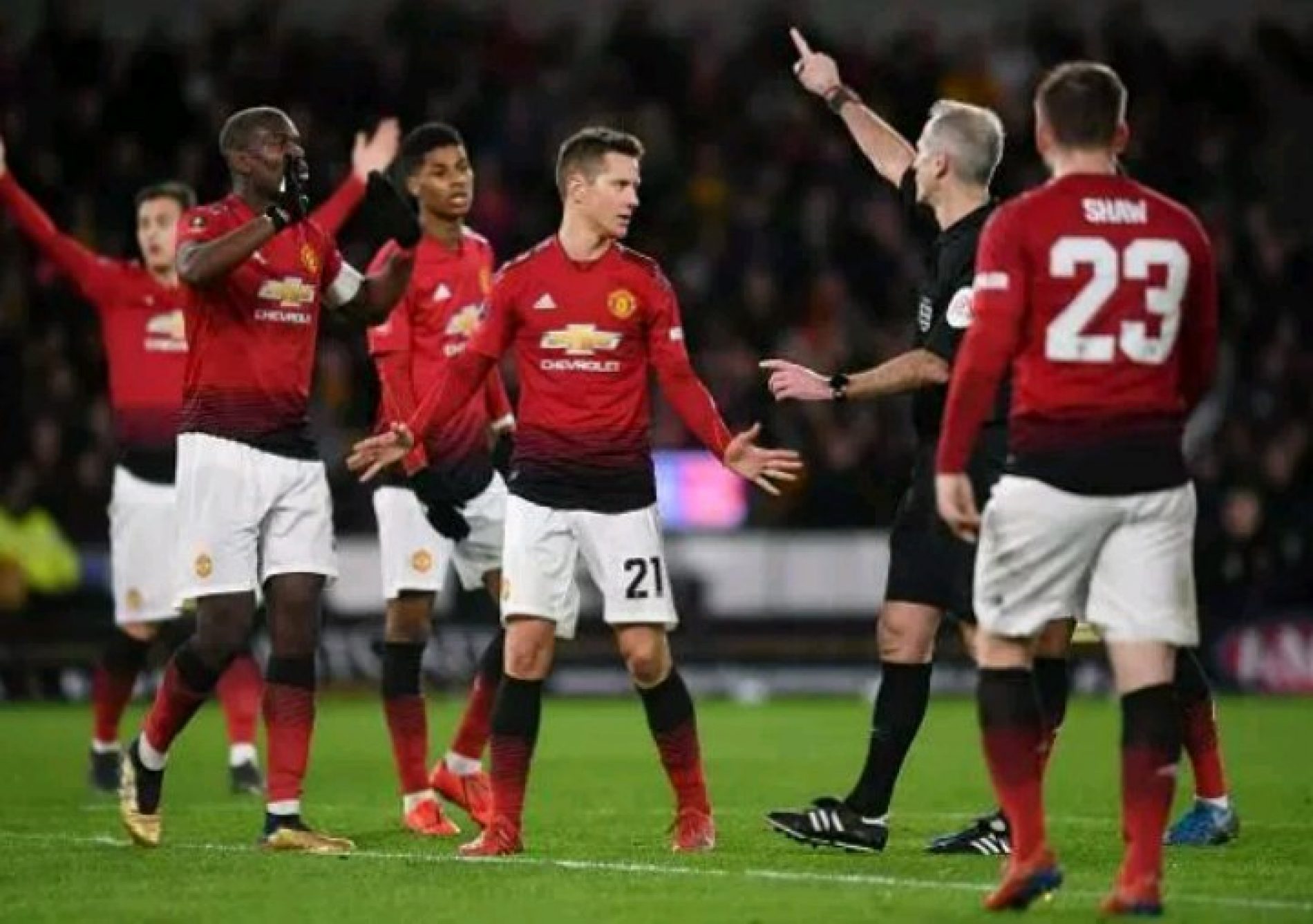 Manchester United star to sign a three season contract with PSG in the summer