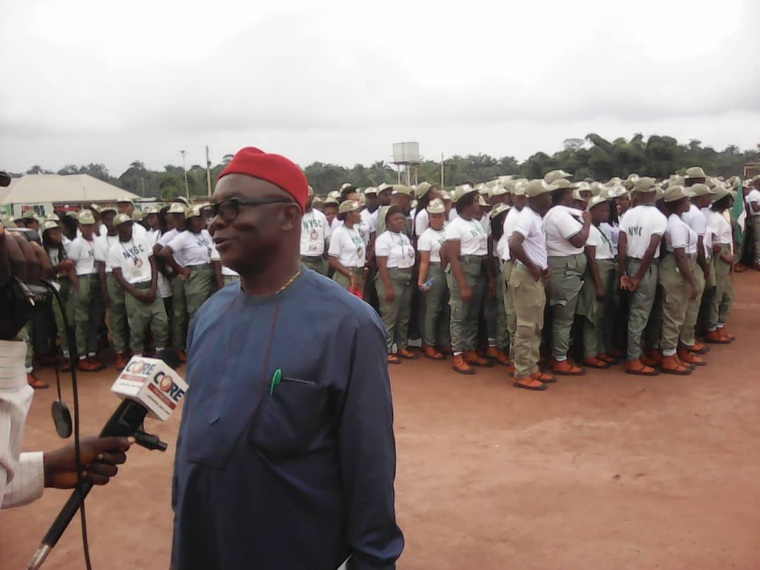 Nze Lawrence Nwadike with Corp members in Nkwerre LGA,  Imo state 