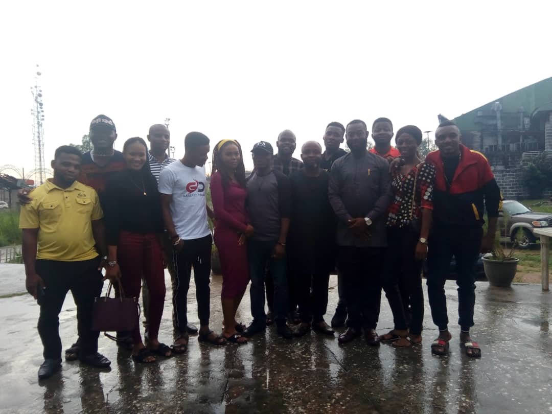 The Executive Assistant on Entertainment to Imo Government,  Mazi Prince Aniche in a photoshoot with Imo State Bloggers 