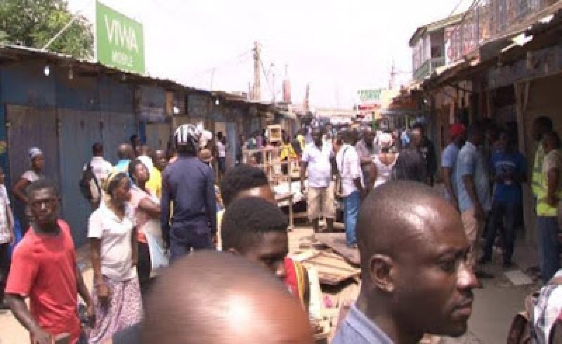 Ghanaians angry over border closure, ask Nigerians to quit their shops