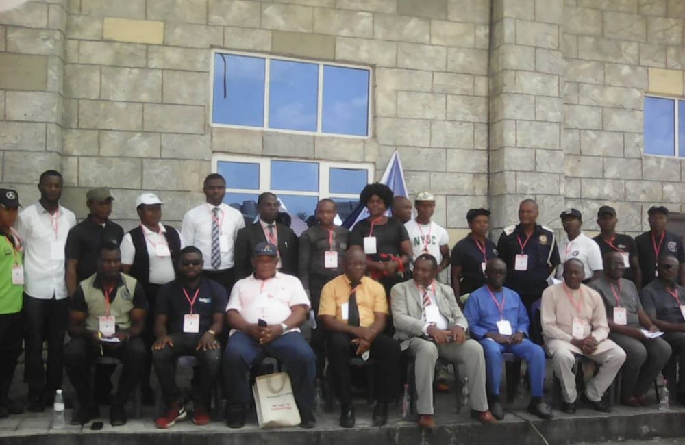 ICPC members, Acting Chairman, Imo- River Basin Authority, Dr Ben Aneke including corps members during the 2019 World Anti- Corruption Day, held recently in Owerri, Imo State capital.