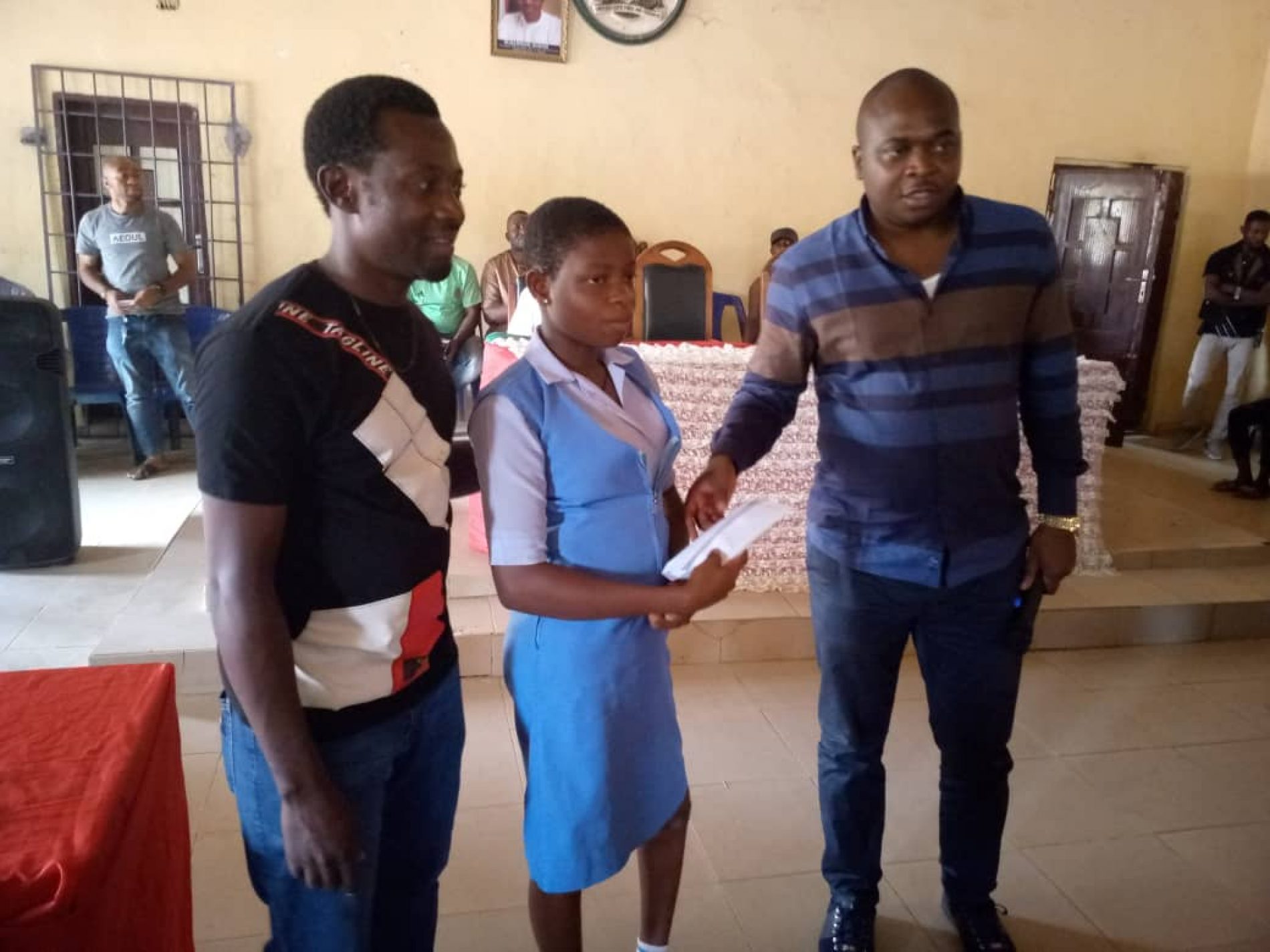 Samuel Otiube extends largesse to over 400 Women, Youths of Ahiazu Mbaise