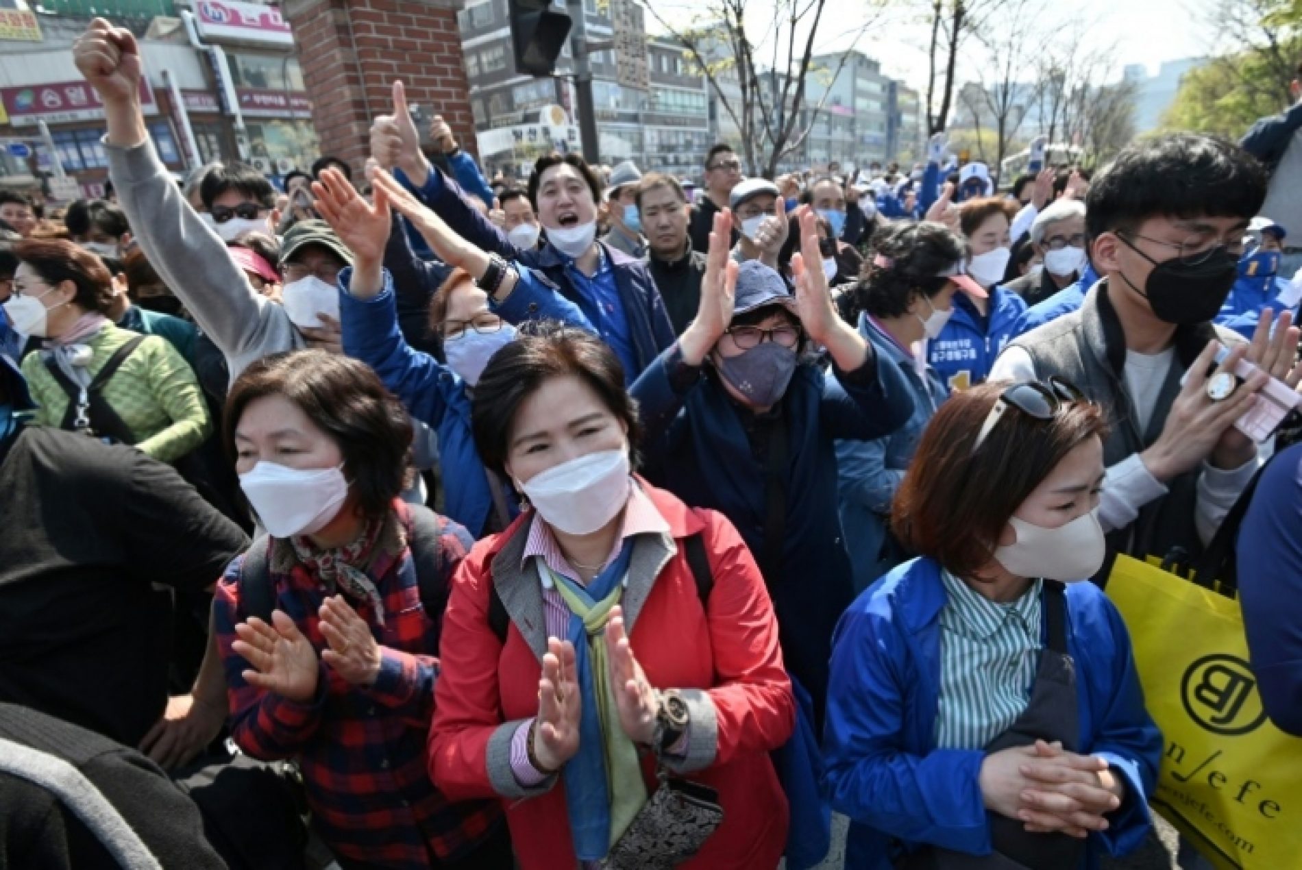 South Koreans head to polls despite global pandemic