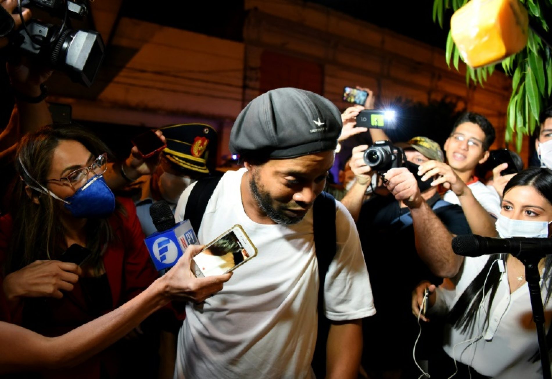Paraguay Court Releases Ronaldinho Into House Arrest