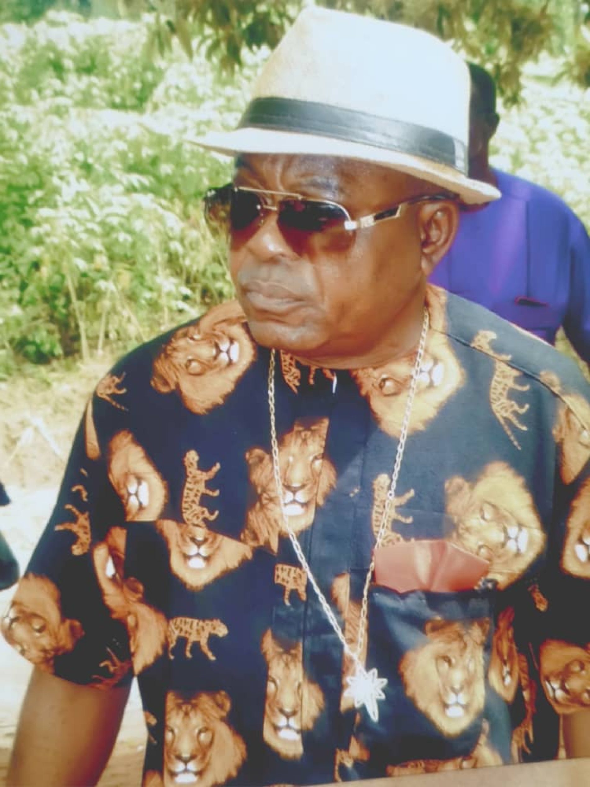 Aborshi Autonomous Community Izombe presents Eze-elect Chief Nnanna to Oguta LGA