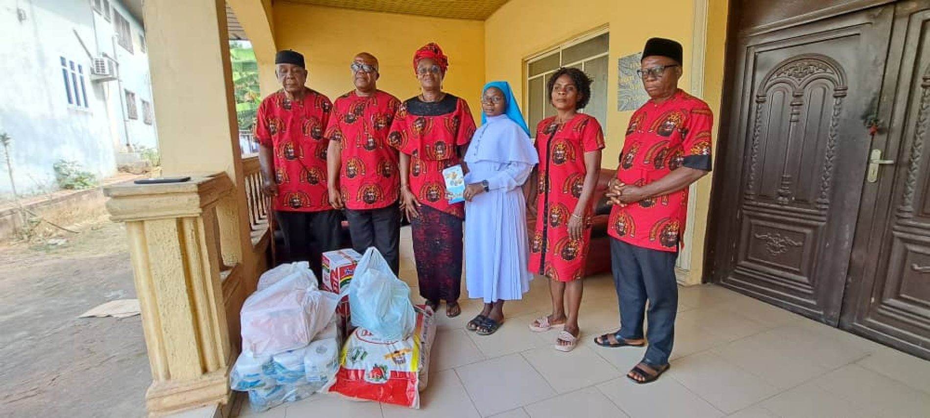 Yuletide: Uju Charity and Empowerment Initiative Visits  DMM of Mercy Motherless Babies Home, Okwelle Amid Cheers